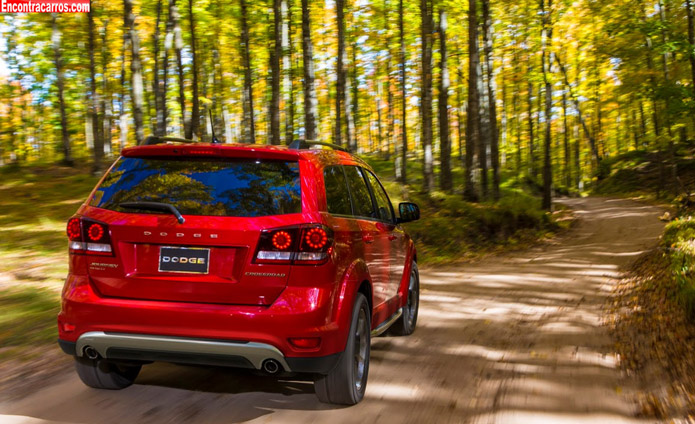 dodge journey crossroad traseira rear view