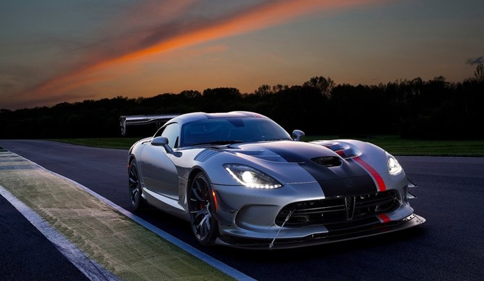 novo dodge viper acr