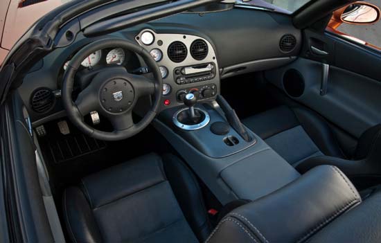 interior dodge viper 2010