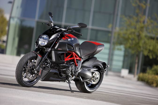 ducati diavel 2011