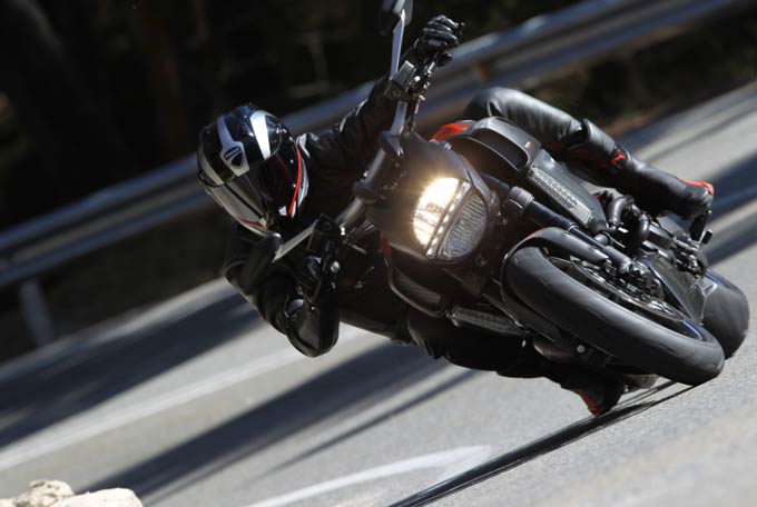 ducati diavel 2011