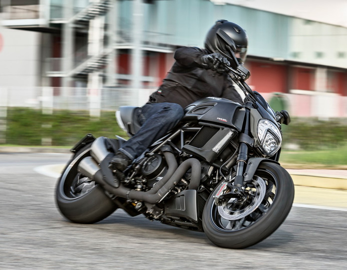 ducati diavel carbon 2016