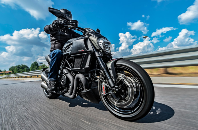 ducati diavel carbon 2016