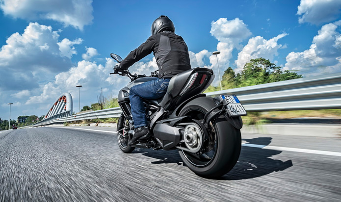 ducati diavel carbon 2016