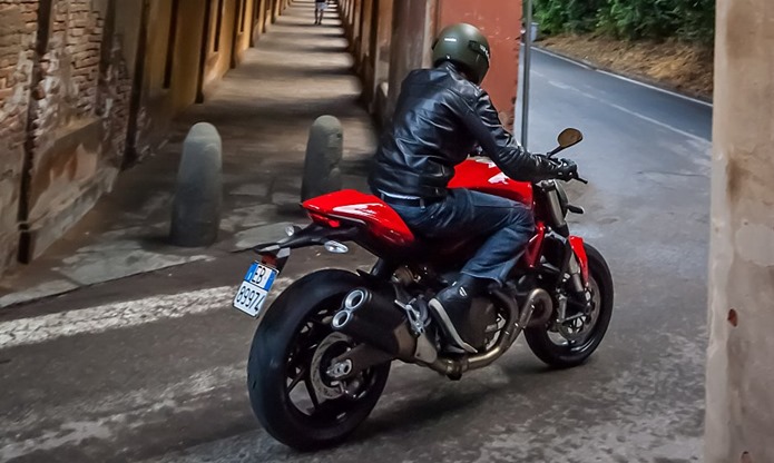 ducati monster 821