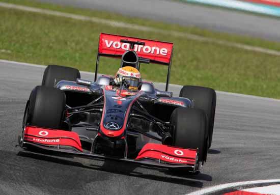 mclaren volta a decepcionar no treino do gp da malasia