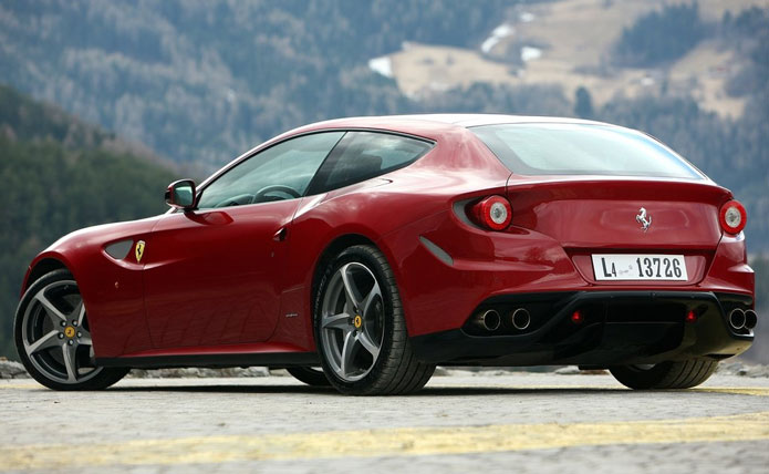 ferrari ff traseira - rear view