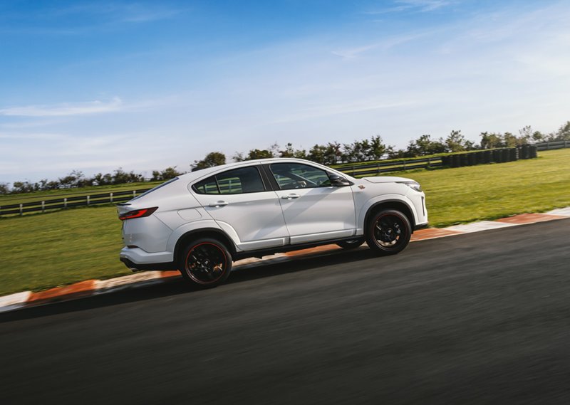 fiat fastback abarth 2024