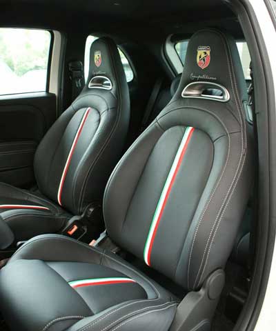 interior fiat 500 abarth competizione