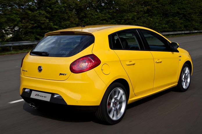fiat bravo t jet 2011 traseira
