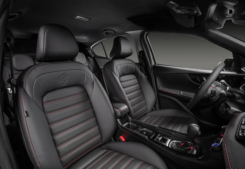 fiat fastback abarth interior bancos