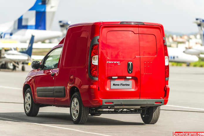 fiat fiorino 2014 traseira