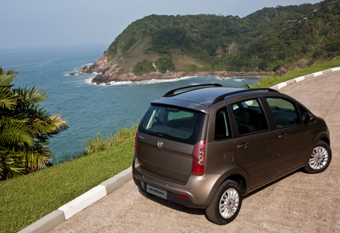 fiat idea attractive 2012 traseira