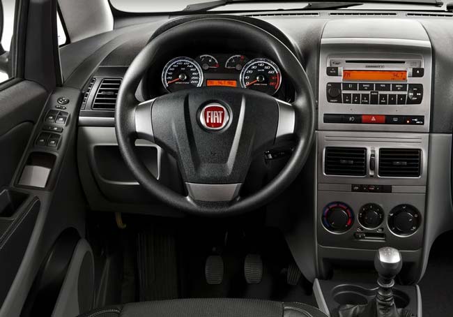 interior painel fiat idea sporting