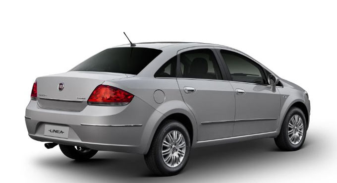 fiat linea essence 2012 traseira