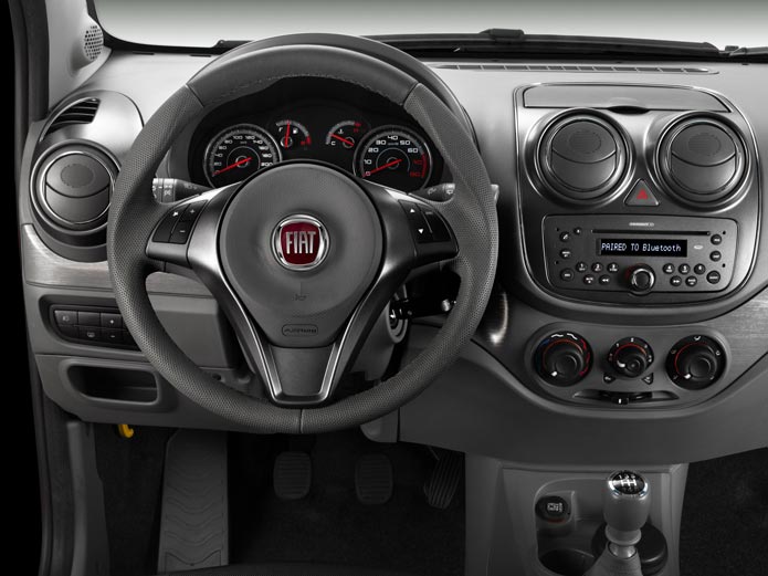 novo fiat palio essence interior painel