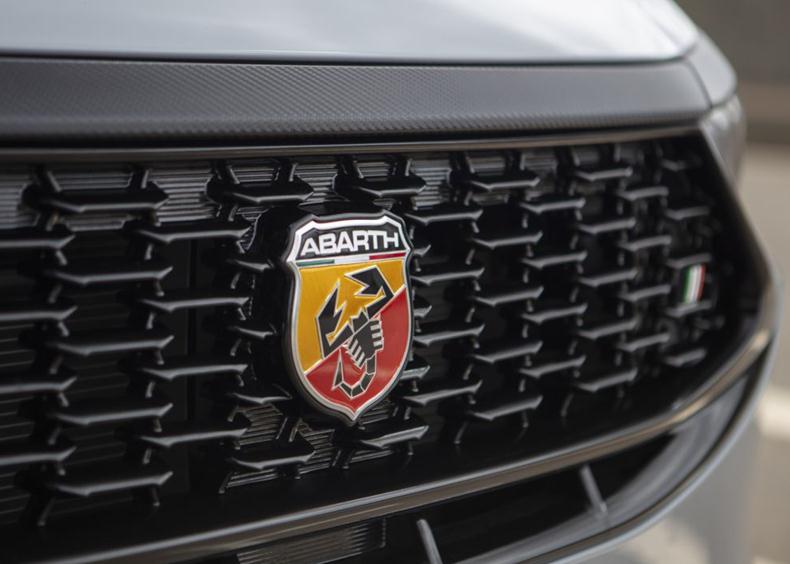 fiat pulse logo abarth