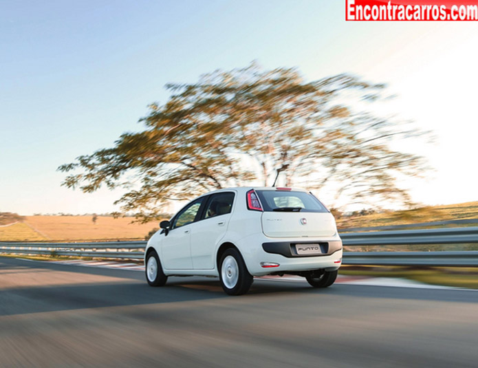 fiat punto attractive 2014 traseira