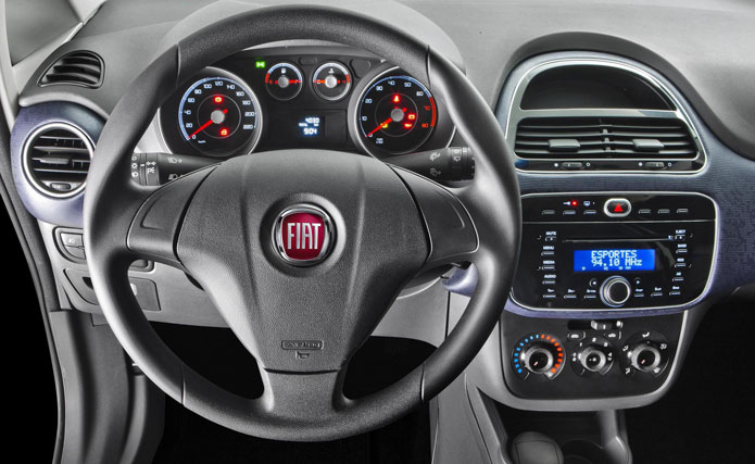 interior painel novo fiat punto attractive brasil