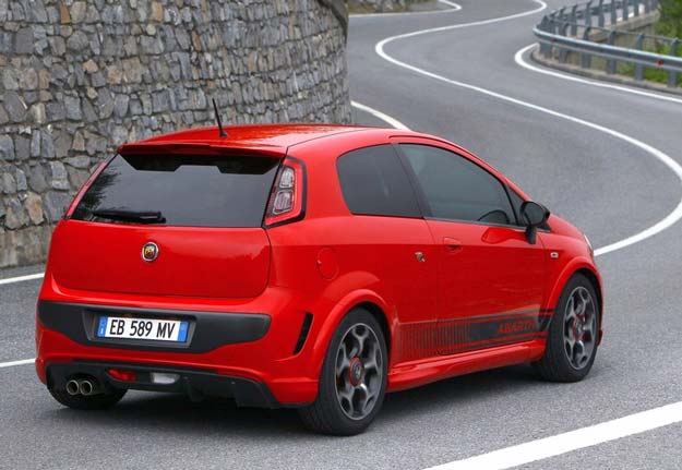 fiat punto evo abarth 2011 traseira / 2011 punto evo abarth rear