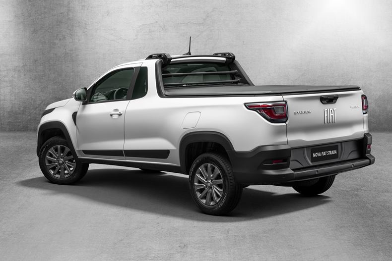 fiat strada freedom 2022 traseira cabine simples