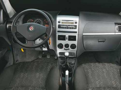 interior fiat strada trekking 2010