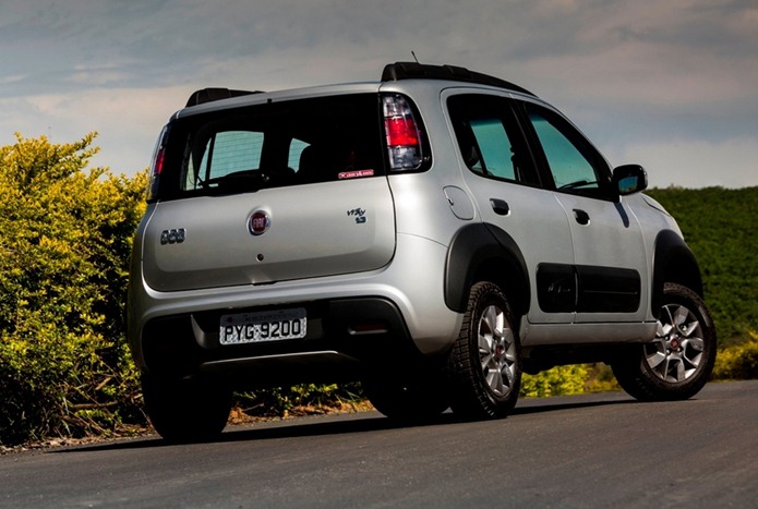 fiat uno way 2017 traseira