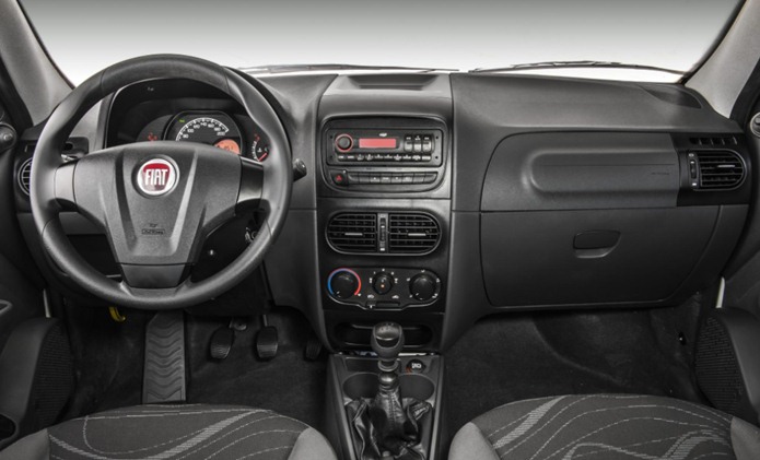 fiat strada working plus 2017 interior