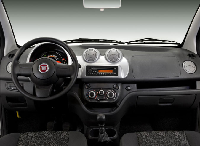 fiat novo uno economy interior