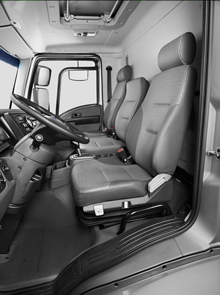 ford cargo 1723 kolector torqshift interior