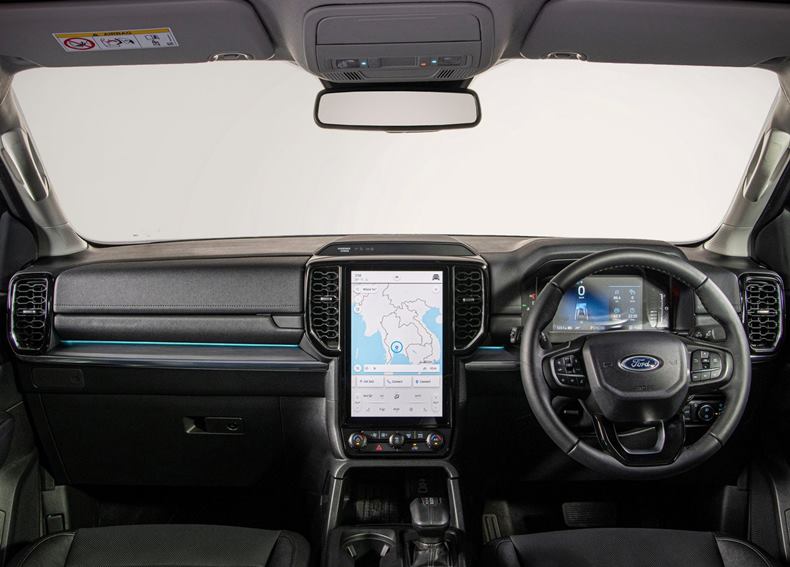 ford everest 2023 interior painel