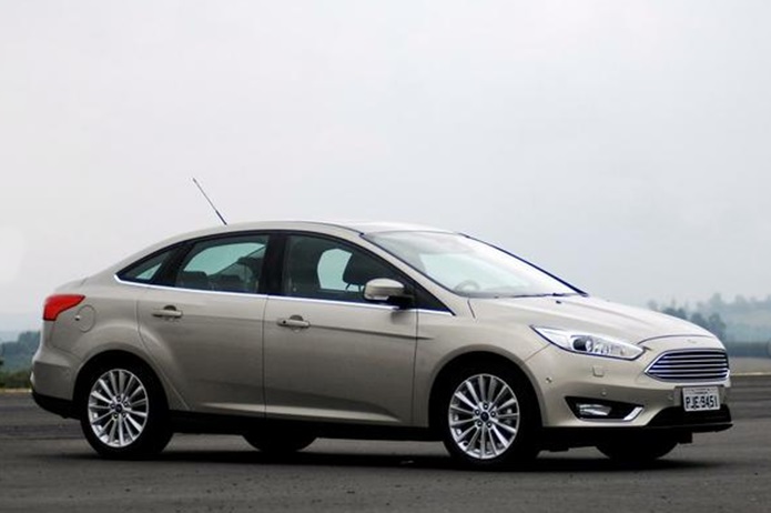 ford focus fastback 2016