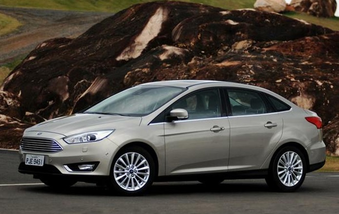 ford focus fastback 2016