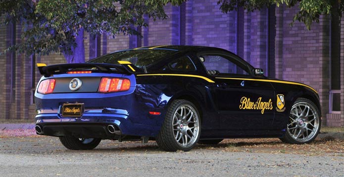 2012 ford mustang blue angels traseira