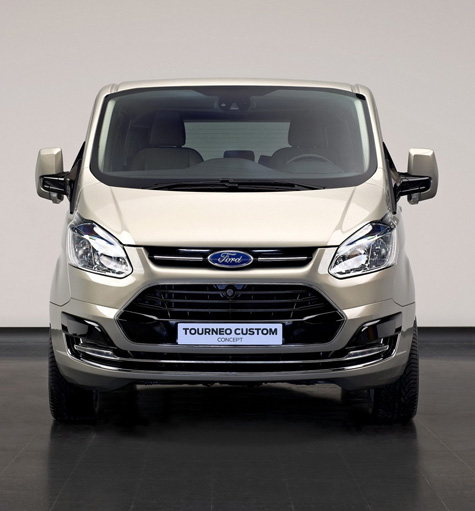 novo ford tourneo