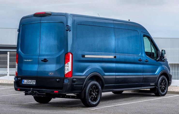 nova ford transit 2021 traseira