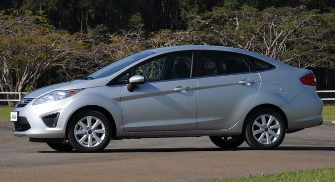 new fiesta sedan 2011 lateral