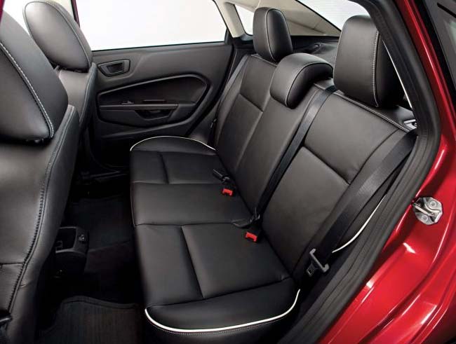 new fiesta sedan interior parte traseira