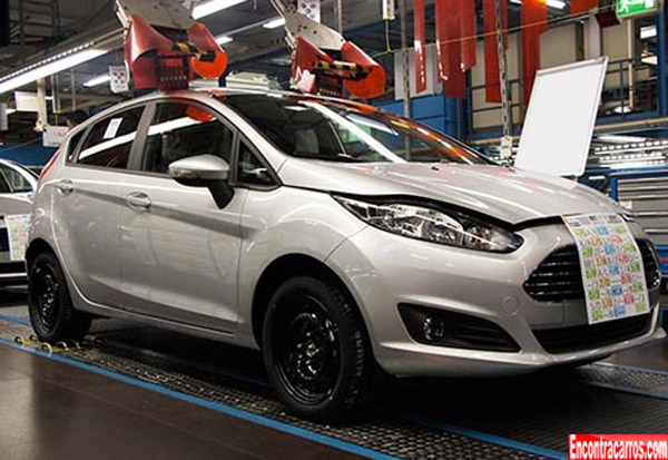 novo new fiesta hatch 2013