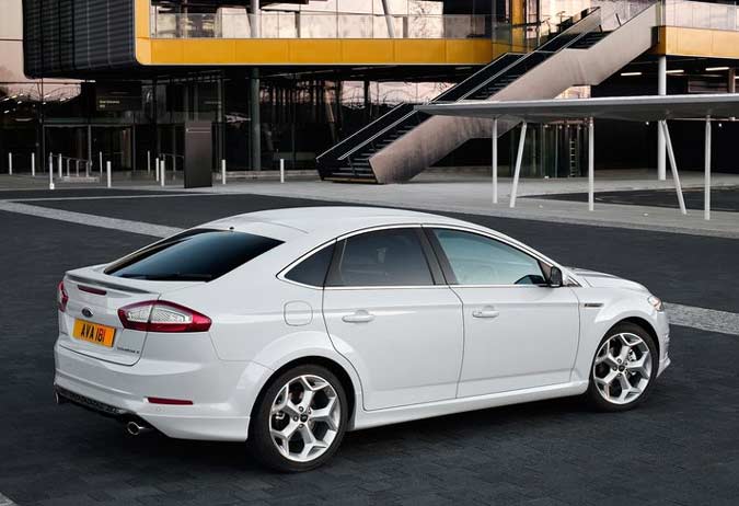 ford mondeo 2011 rear view / ford mondeo 2011 traseira