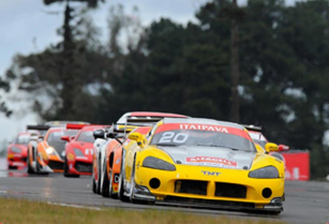 wagner ebrahim itaipava gt brasil curitiba 2011 dodge viper gt3