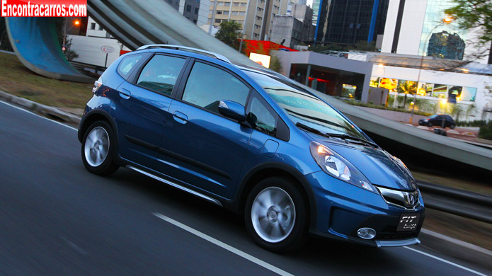 honda fit twist traseira