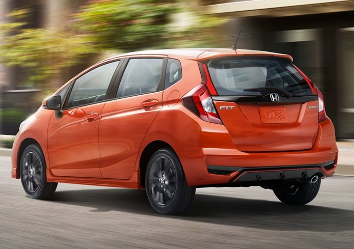 honda fit 2018 sports traseira