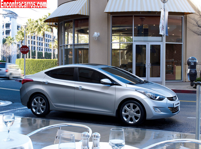 hyundai elantra 2014 traseira