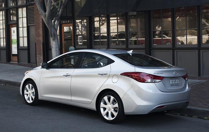 hyundai elantra 2012 traseira