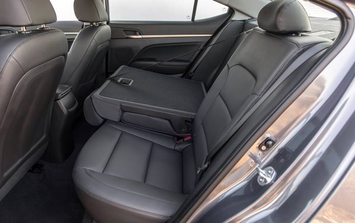 novo elantra 2020 interior banco traseiro