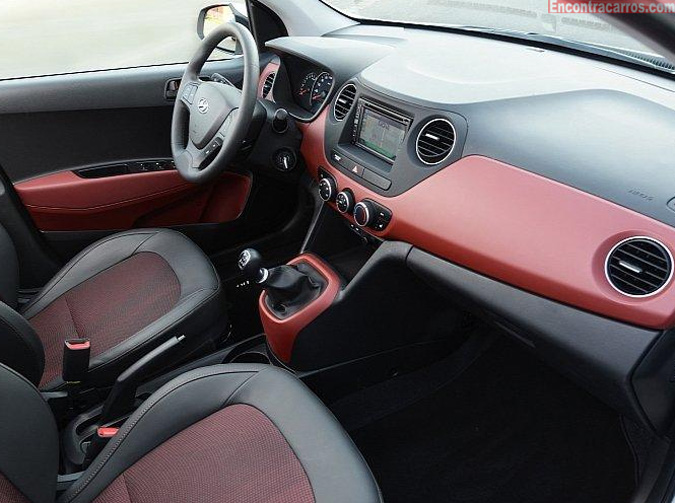 hyundai i10 sport 2014 interior