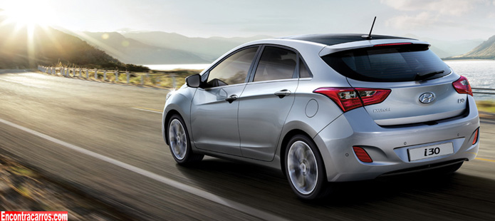 hyundai i30 1.8 2014 traseira