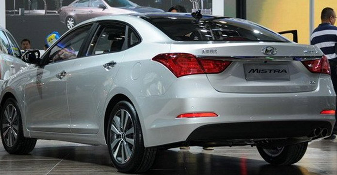 hyundai mistra 2014 traseira rear view