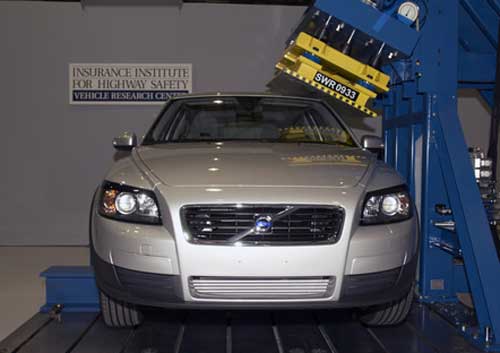 volvo c30 crashtest IIHS